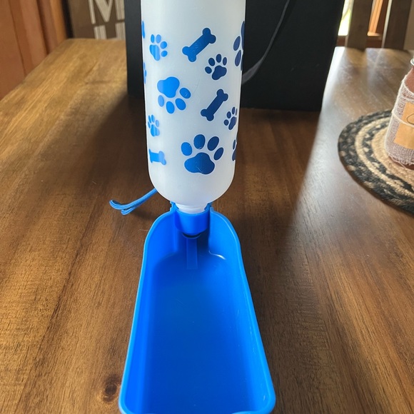 NEW Dog Portable Travel Foldable Water Bottle - Picture 4 of 7